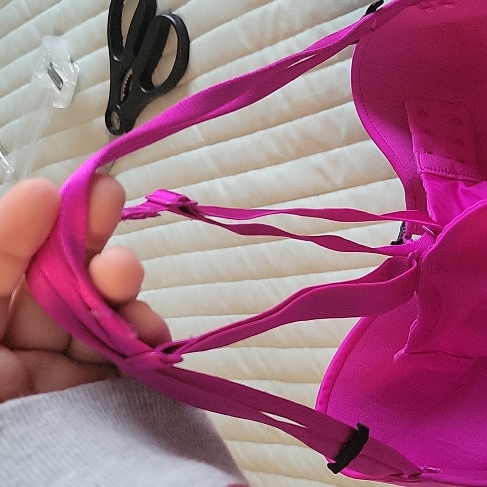 TORRID HOT PINK 38D PADDED BRA WITH UNDERWIRE - Picture 10 of 10